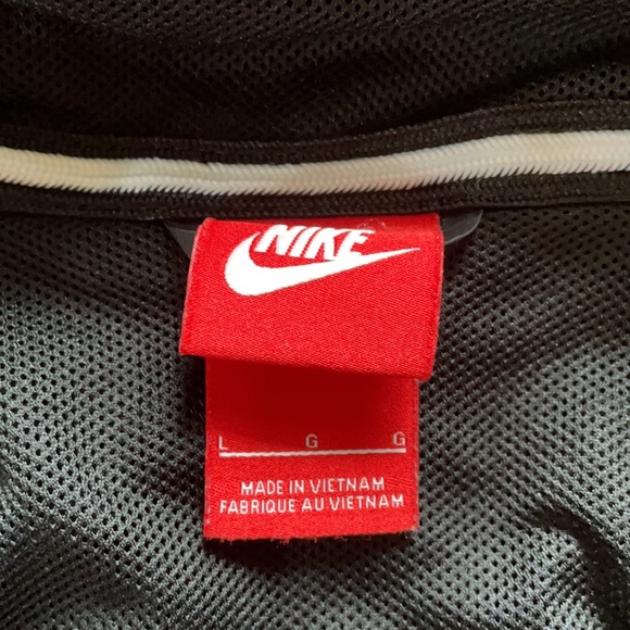 Nike Windbreaker - Picture 4 of 4